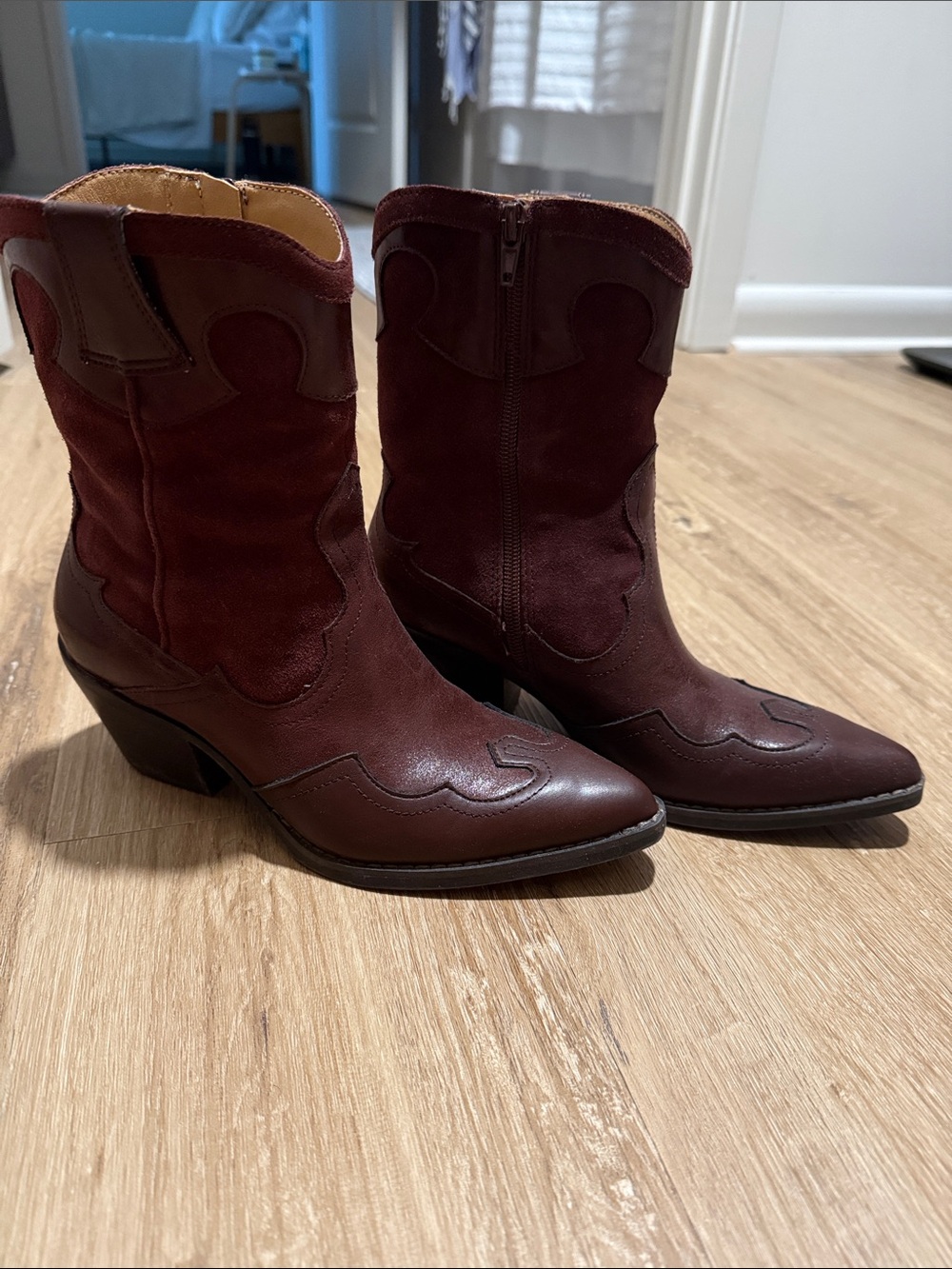 Crown Vintage Women's Western Mid-Calf Boot in Burgundy size 6.5